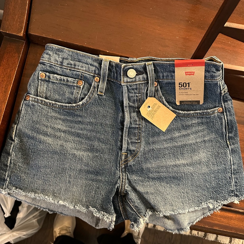 BRAND NEW Levi 501 denim shorts!